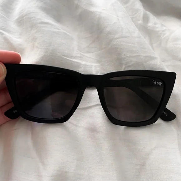 Quay Australia Black Sunglasses - Picture 12 of 13